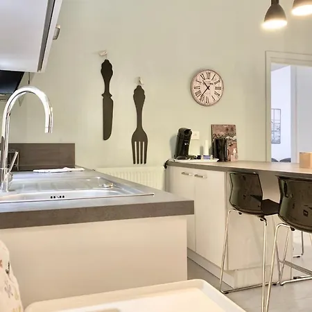 #j0 The Sweet Jaures Spacious T4 Centre Tramway Balcony Grenoble