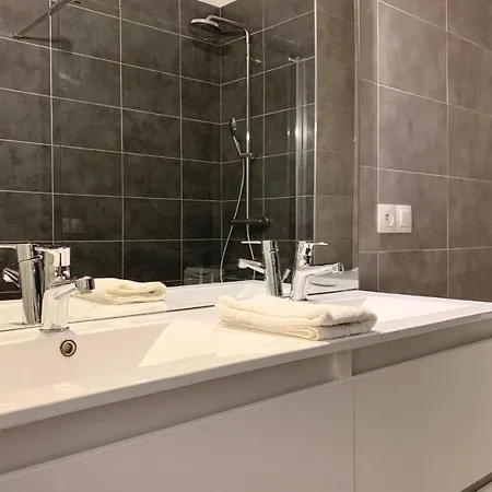#j0 The Sweet Jaures Spacious T4 Centre Tramway Balcony Apartment