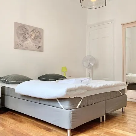 #j0 The Sweet Jaures Spacious T4 Centre Tramway Balcony Apartment Grenoble
