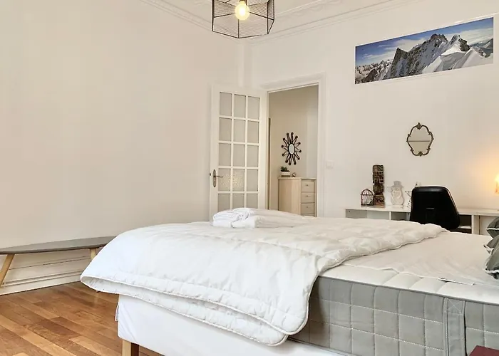 #j0 The Sweet Jaures