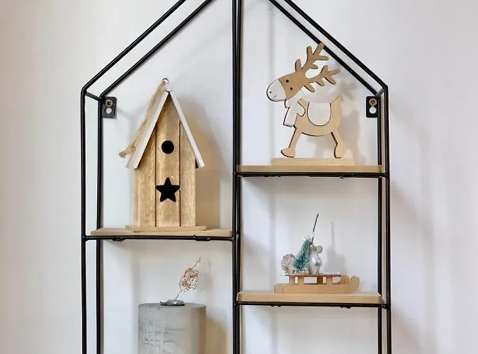 #j0 The Sweet Jaures